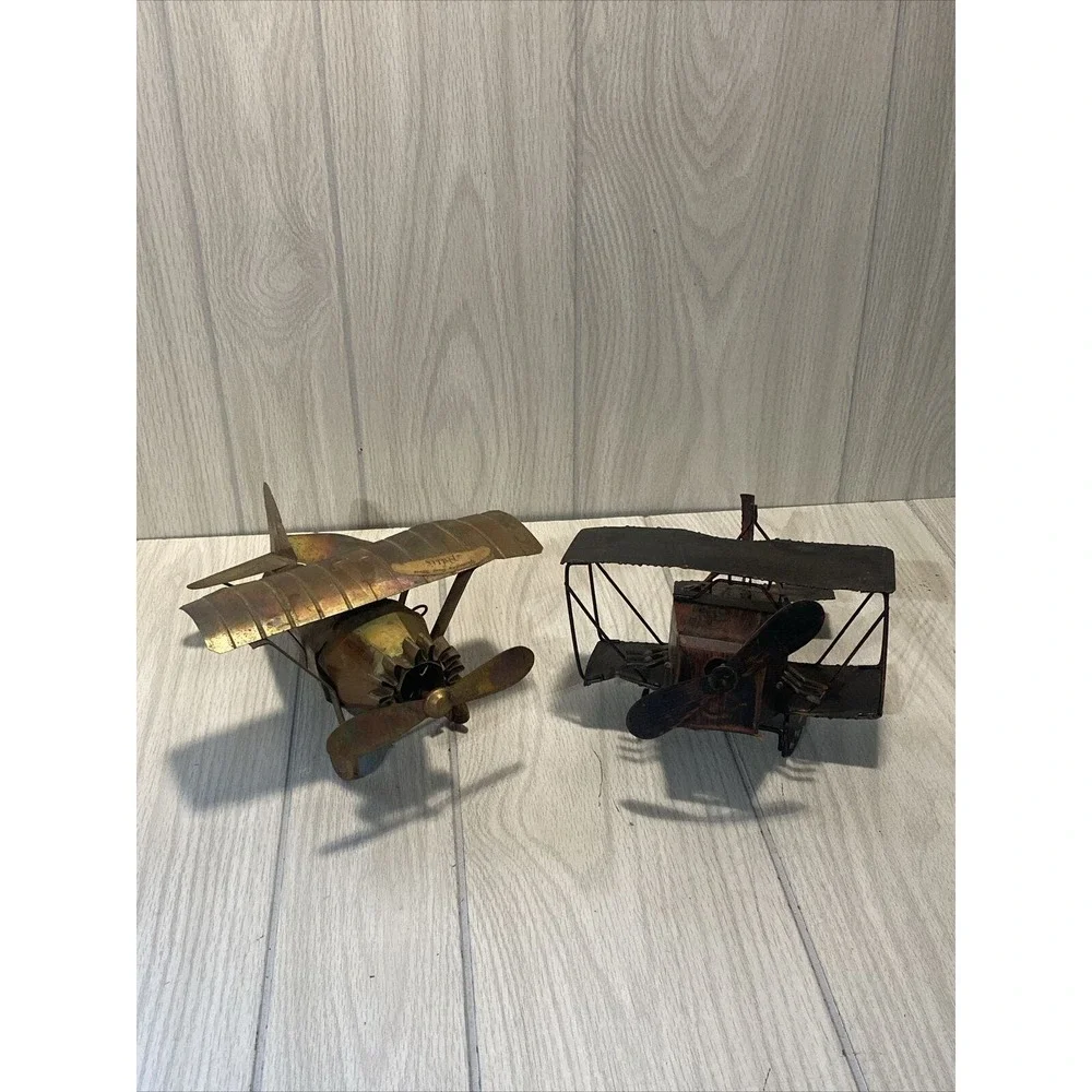 George Imports Vintage Airplane Music Box Fly Me To The Moon & Pattis